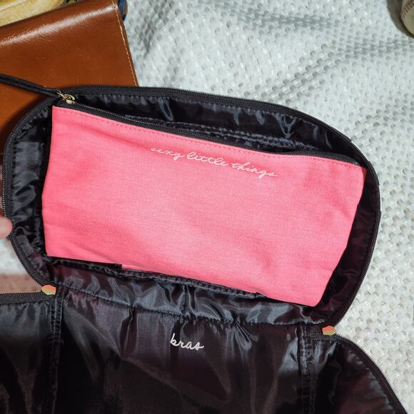 VICTORIA SECRETS NWT SECRET TRAVEL BAG - Picture 6 of 8